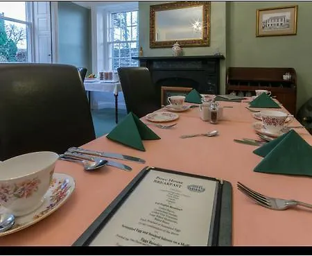 Powe House Alojamento de Acomodação e Pequeno-almoço 4*