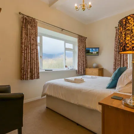 Powe House Bed & Breakfast 4*