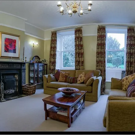 Powe House Bed & Breakfast 4*