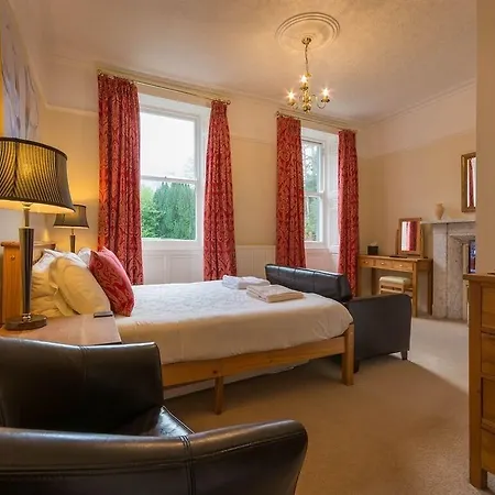 Powe House Bed & Breakfast 4*