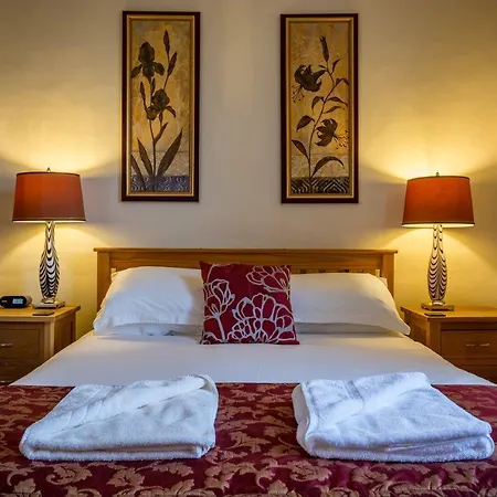 Powe House 4*